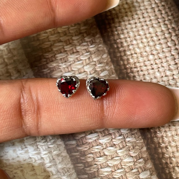 “Garnet Hearts” 925 Sterling Silver Natural Garnet Faceted Heart Stud Earrings - Picture 13 of 17